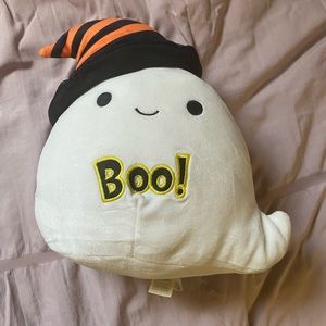 Ghost squishmellow